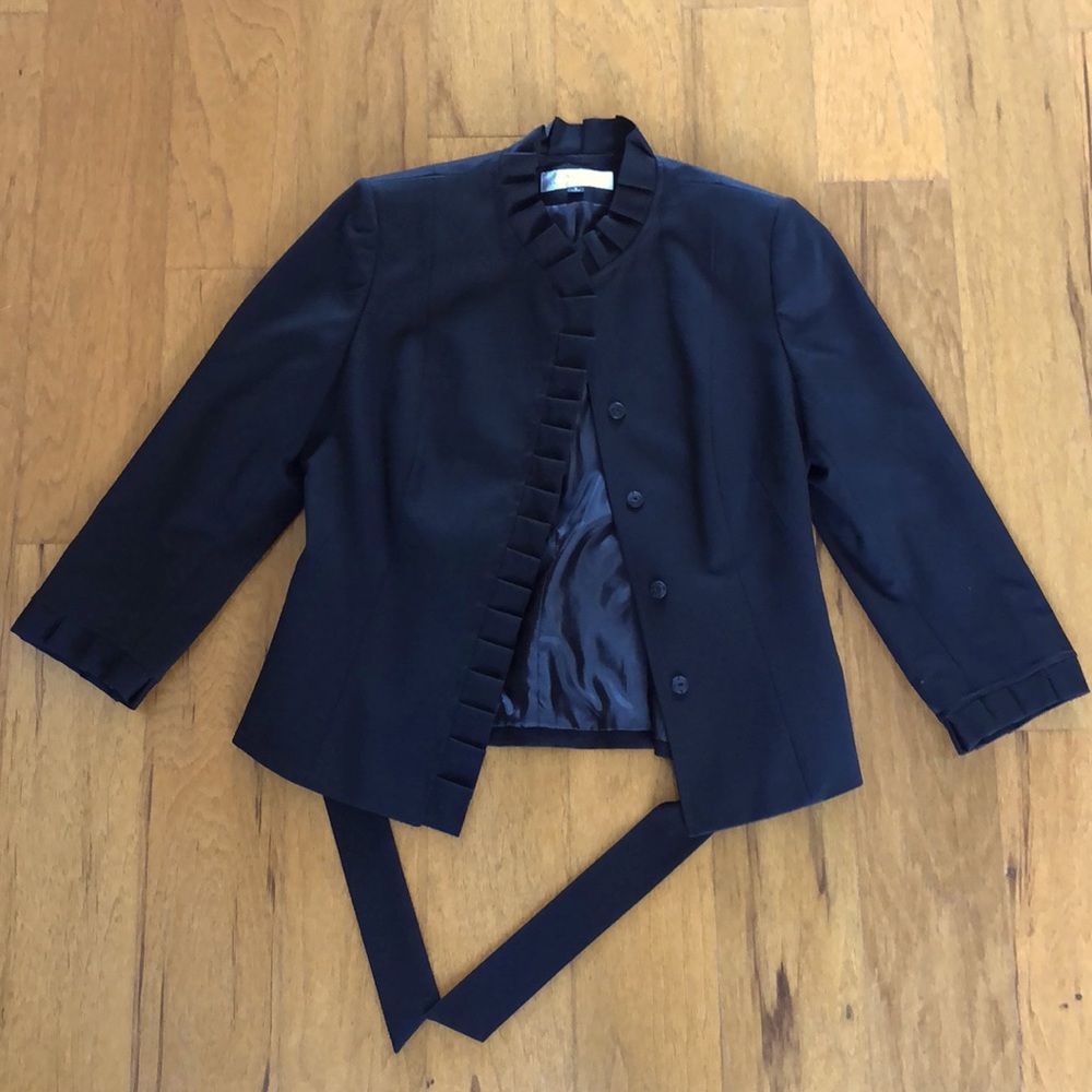 Black blazer - Tahari